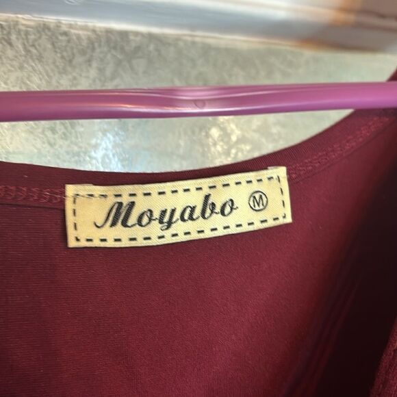 Moyabo Women’s Dark Red and White Floral Knee Length Criss Cross Neckline M - Picture 4 of 6